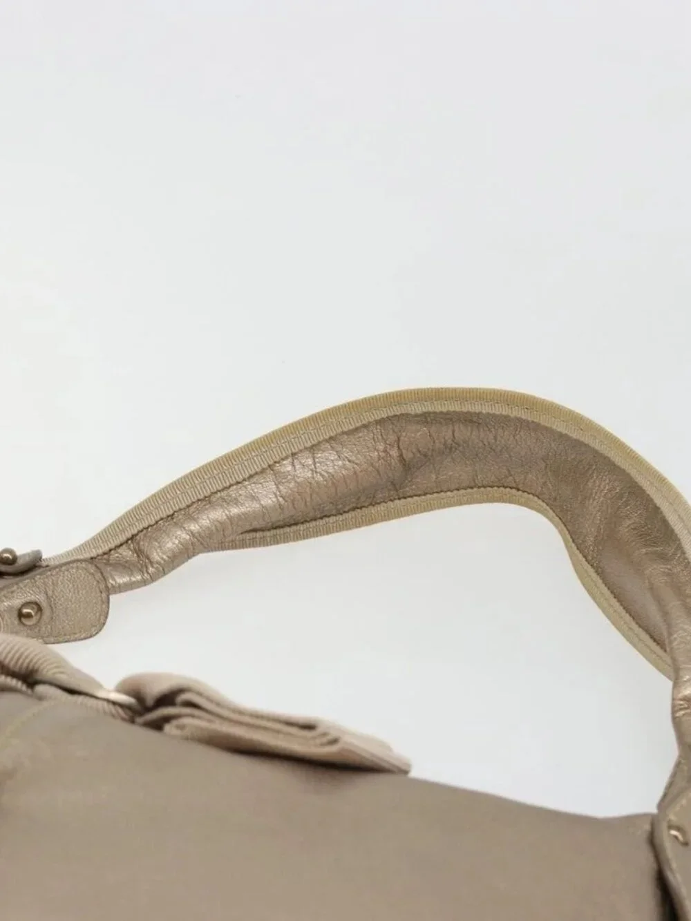 Salvatore Ferragamo Vala Shoulder Bag Leather Champagne Gold Gold Auth 186269A
